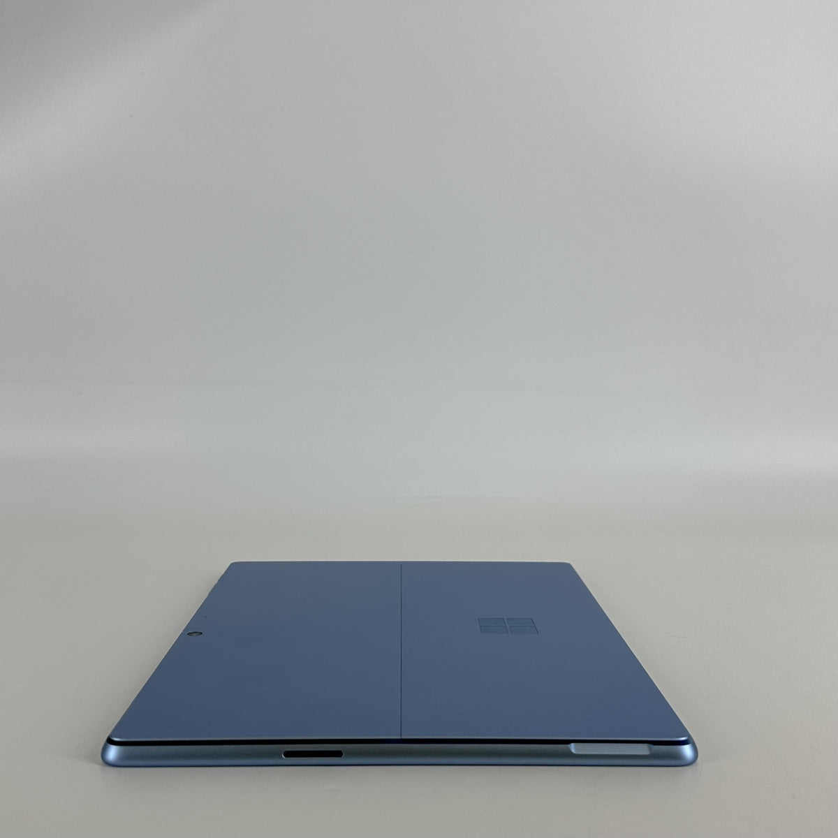 Microsoft Surface Pro 9 13 Blue WiFi 2.5 GHz Intel Core i5 12th Gen. 8GB RAM 256GB Solid State Drive