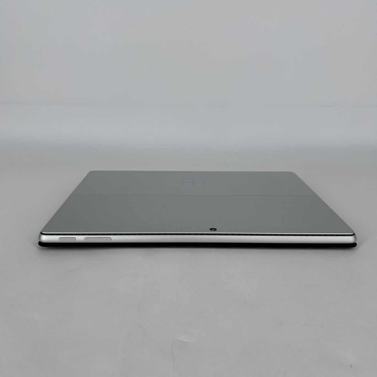 Microsoft Surface Pro 9 13 Graphite WiFi 2.6 GHz Intel Core i7 12th Gen. 32GB RAM 1TB Solid State Drive