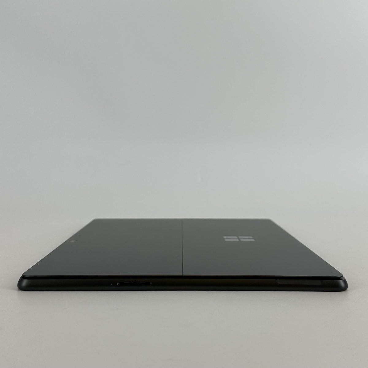 Microsoft Surface Pro 9 13 Graphite WiFi 2.1 GHz Intel Core i7 12th Gen. 16GB RAM 512GB Solid State Drive
