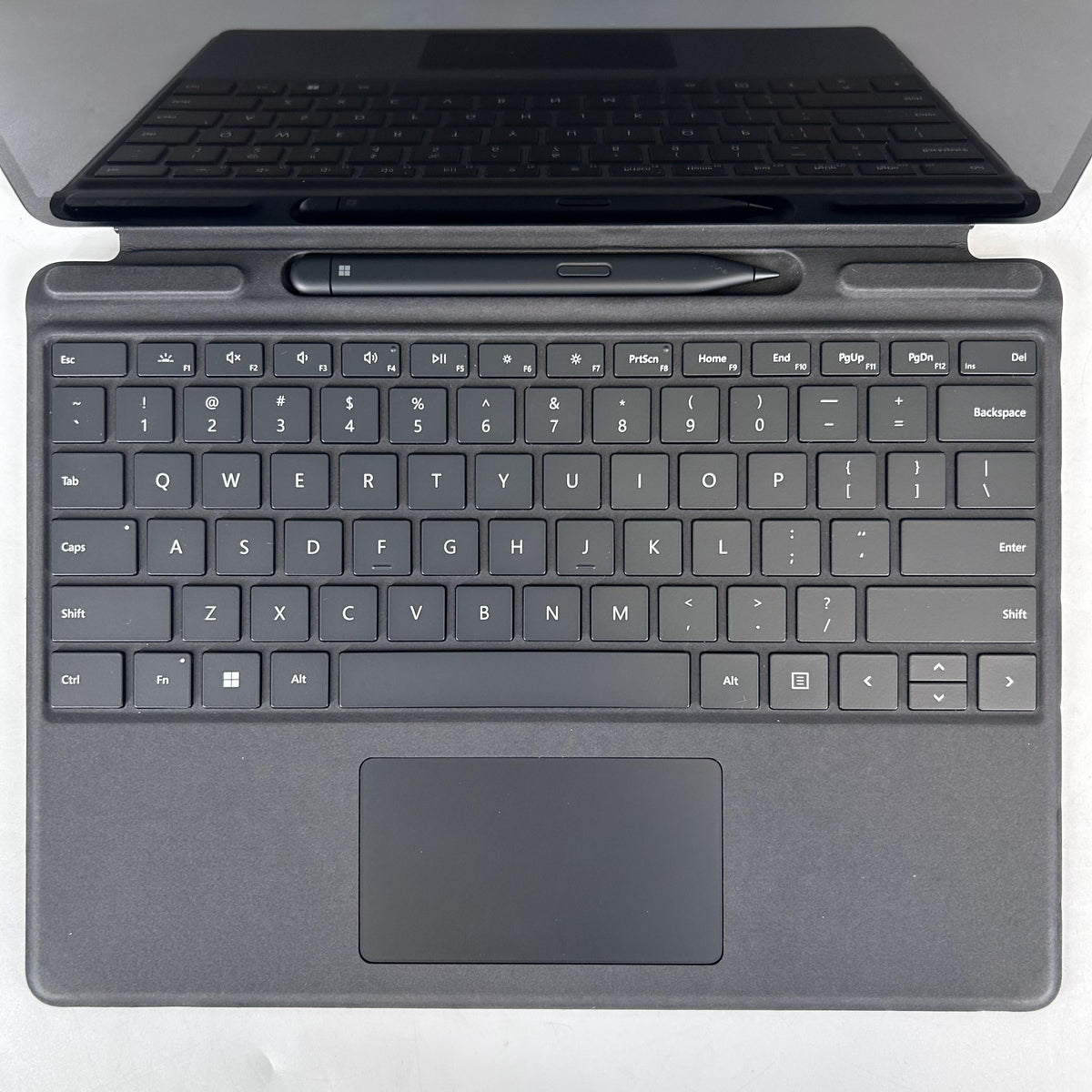 Microsoft Surface Pro 9 13 Graphite WiFi 2.5 GHz Intel Core i5 12th Gen. 8GB RAM 256GB Solid State Drive
